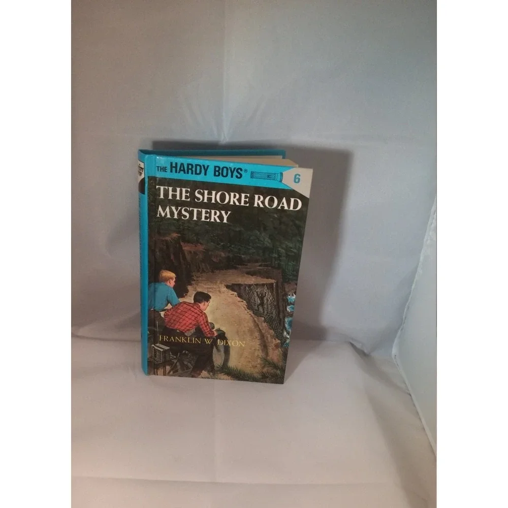 The Shore Road Mystery The Hardy Boys, Franklin W Dixon, blue book